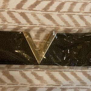 Black Bracelet with Gold V Buckle